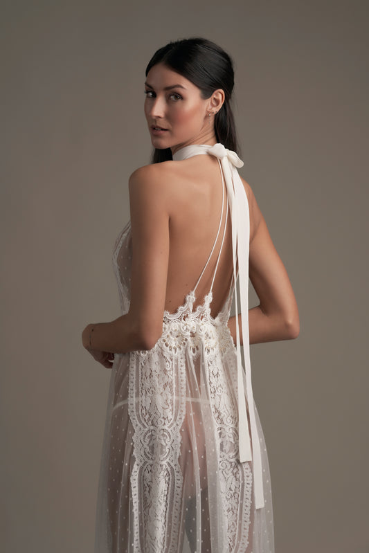 CLOE WHITE